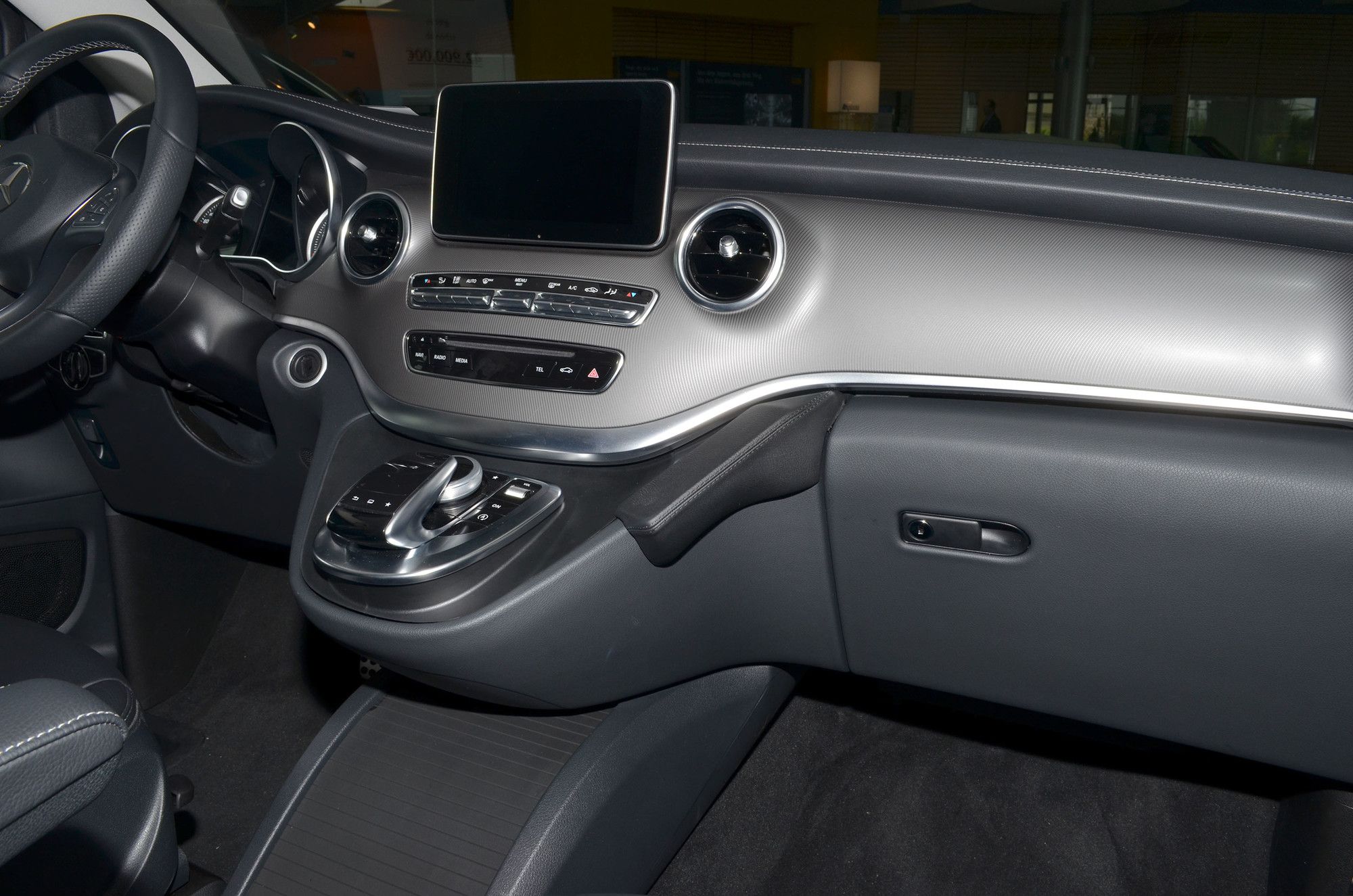 Kuda console Mercedes Benz V-Class 14- (W4478) - Zwart