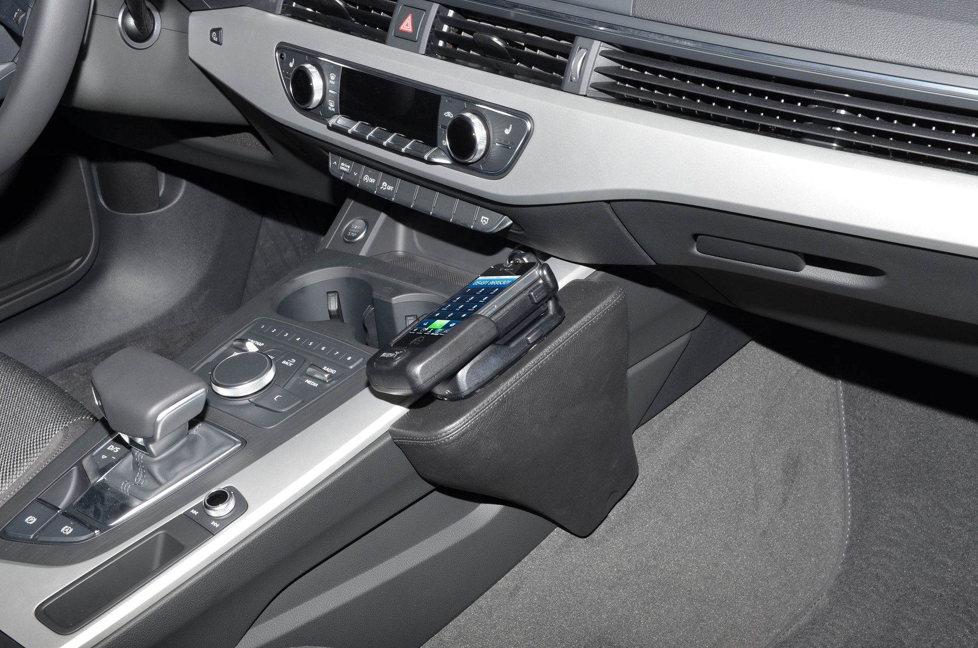 Kuda console Audi A4 2015- Zwart