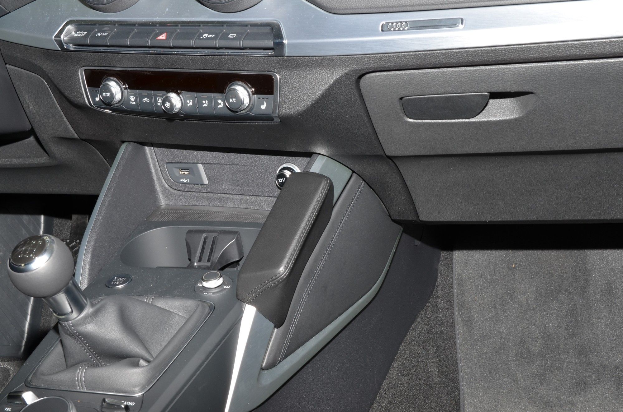 Kuda console Audi Q2 2016- Zwart