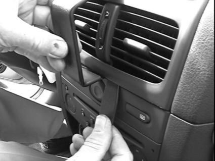 Proclip Renault Clio 02-05 Center mount