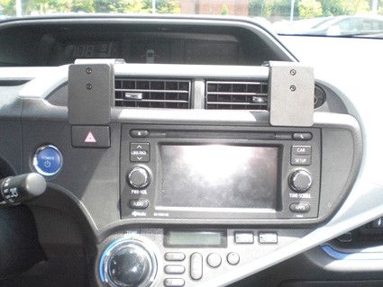 Proclip Toyota Prius C 12-17 Center mount