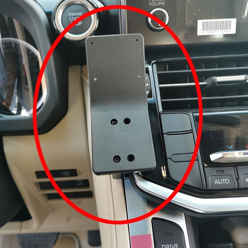 Proclip Toyota LandCruiser 300 21- USA Center mount