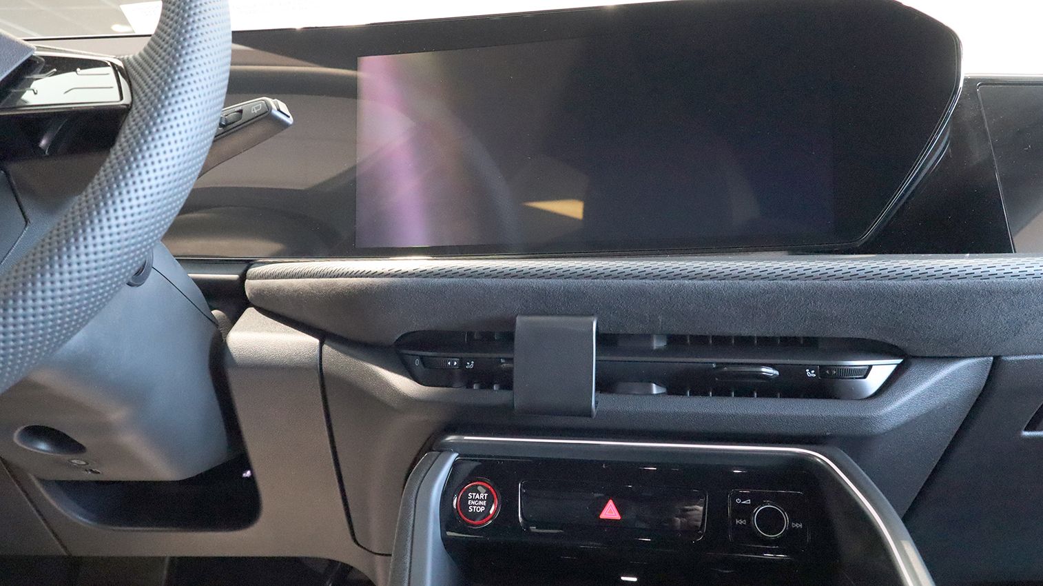 Proclip Audi Q5 25- Center mount