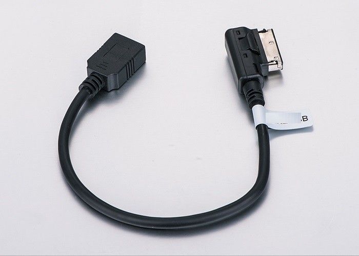 USB media adapter for Mercedes models with Media Interface